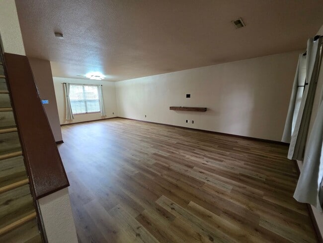 1816 Ernest Ct