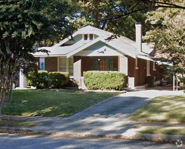 Building Photo - Charming Midtown House