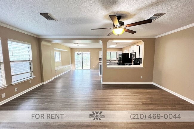 Photo - 4535 Oakfield Way