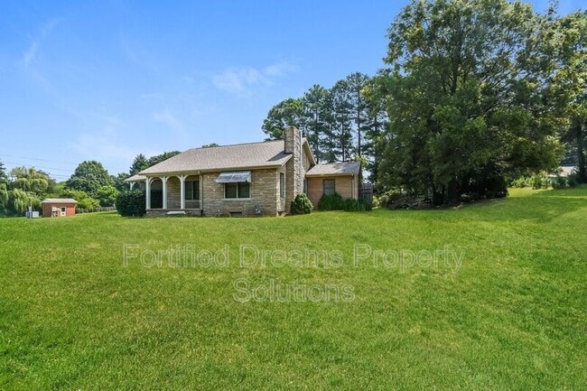 Photo - 633 S Greensboro St