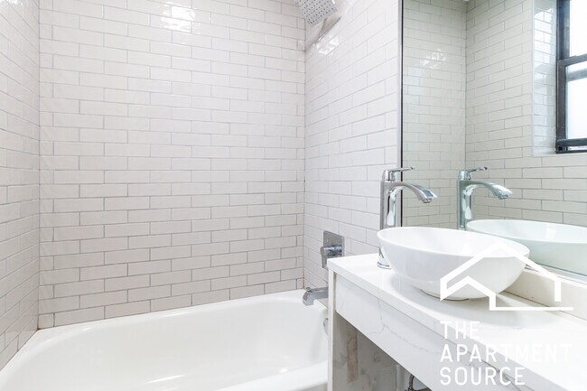 Photo - 515 W Belmont Ave Unit 5L