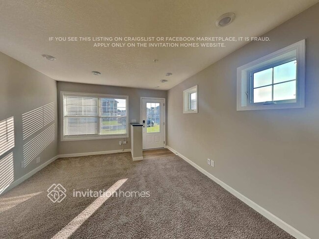 Photo - 10946 Zest St NE