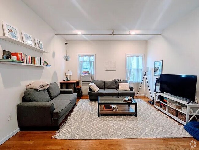 Building Photo - 62 4th St Unit 3R Rental