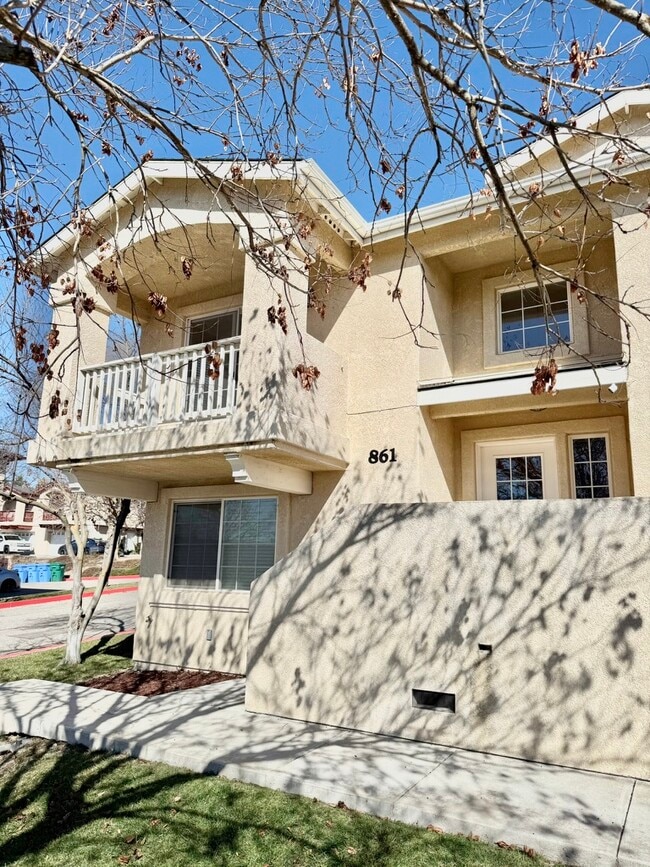 Building Photo - 861 Marlbank Pl