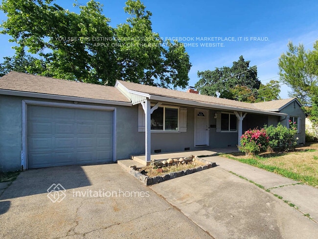 Building Photo - 2305 Carlsbad Ave