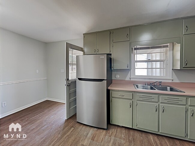 Photo - 924 Parkway Dr