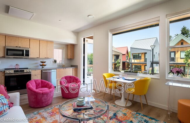 Building Photo - 168 Garfield St