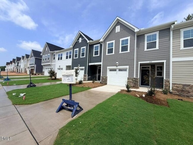 Building Photo - 228 Deercroft Dr
