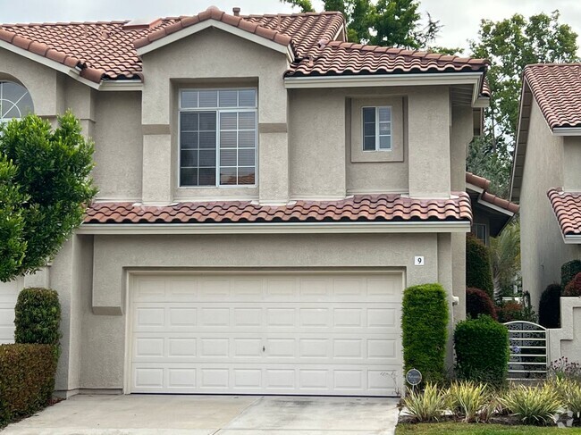Building Photo - 9 Nutcracker Ln Rental