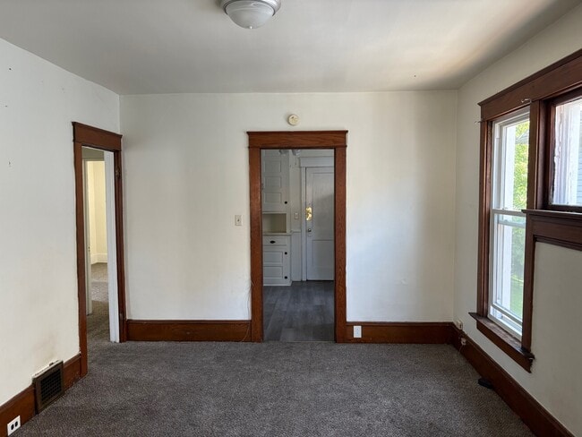 Photo - 145 E 30th St