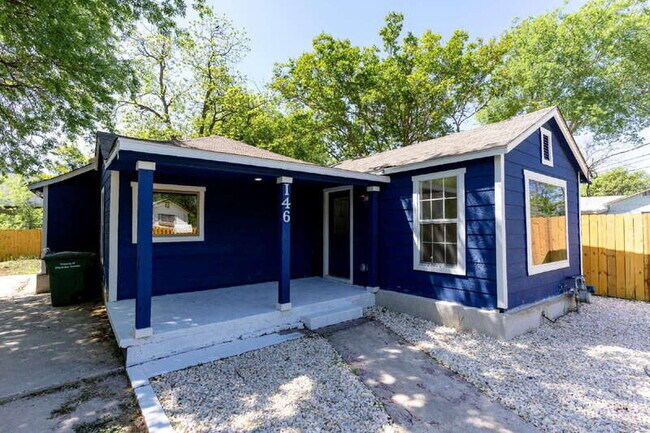 Photo - 146 Leroux St