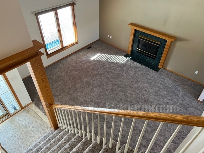 Photo - 15177 Hawthorn Dr