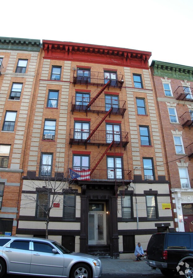 1528 Bryant Ave - 1528 Bryant Ave Apartments