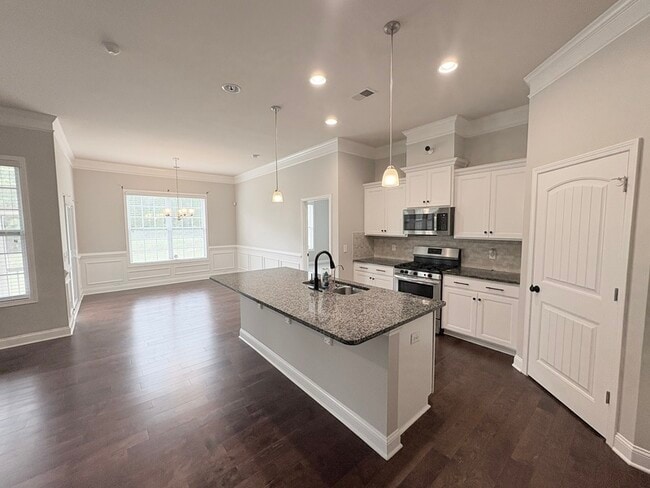 676 Scarlet Baby Dr