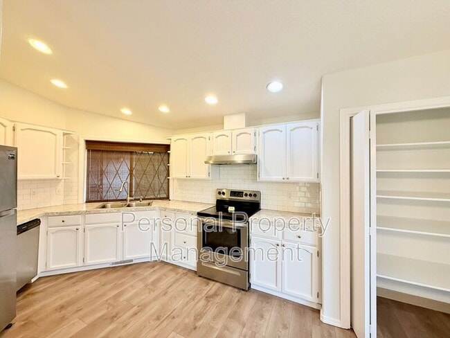 Photo - 10411 NE 66th St