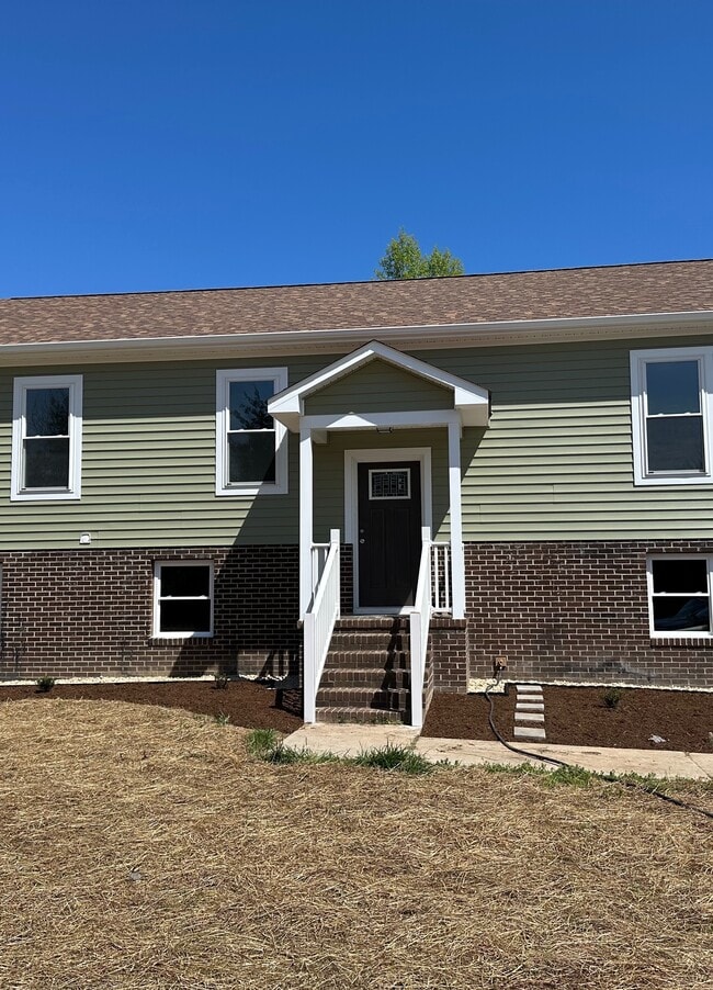 Building Photo - 2321