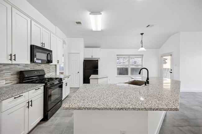 Photo - 2995 Overland St