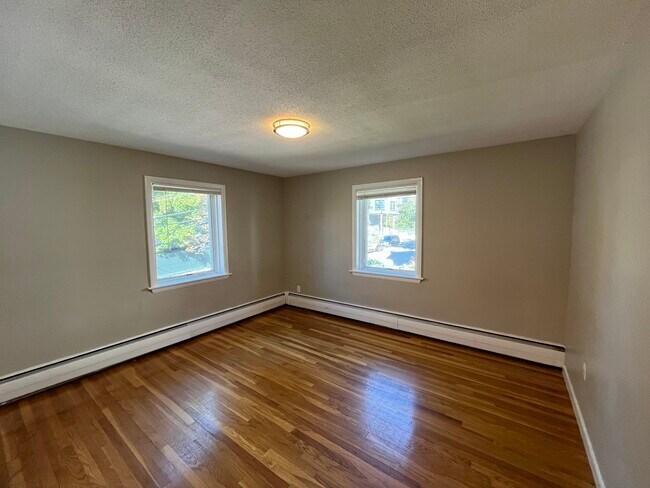 38 Evergreen St Unit 3