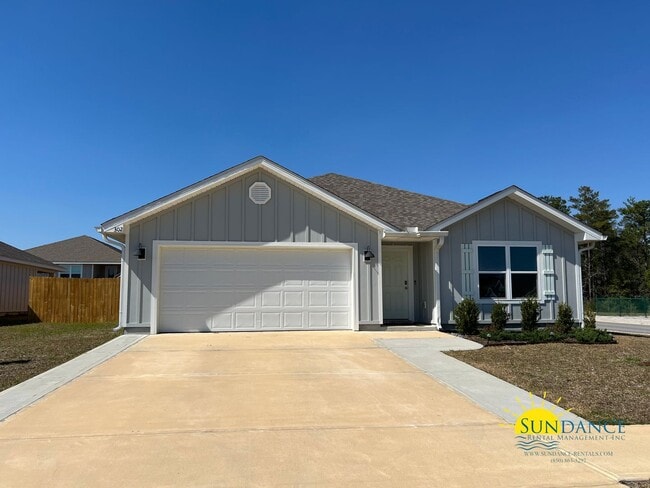 Building Photo - Gorgeous 4 Bedroom Home in Crestview!