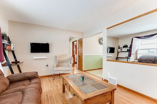 Photo - 7315 Able St NE