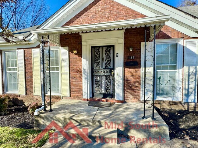 Photo - 135 S Greer St