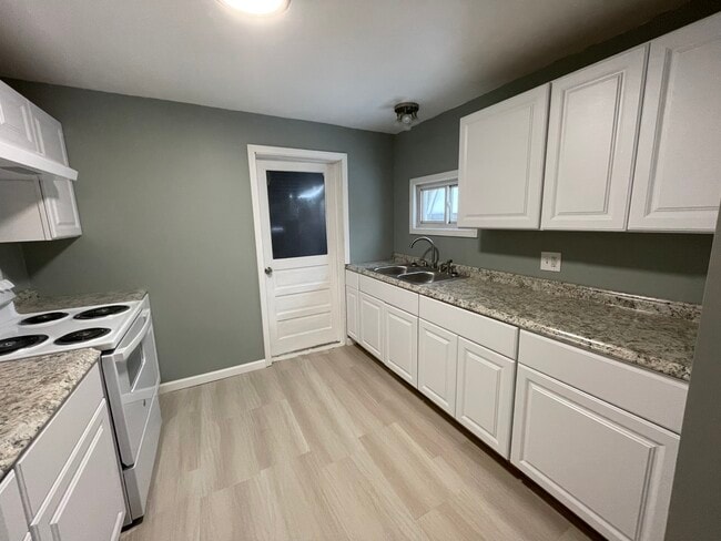 Photo - 115 Cruger St Unit 115