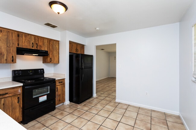 Photo - 3223 Pershing St