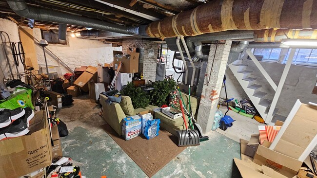 Photo - Single Family on Woodstock Ave!