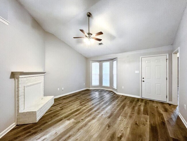 Photo - 7611 Lilly Dr