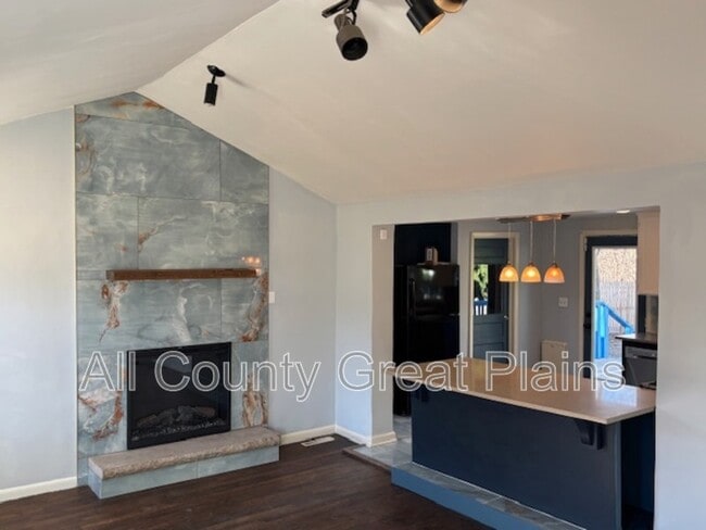 Photo - 218 W 83rd Terrace