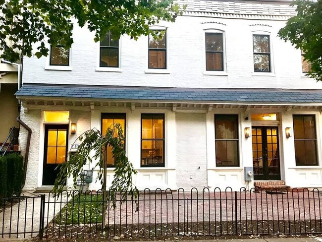 Photo - 213-211 11th St NE