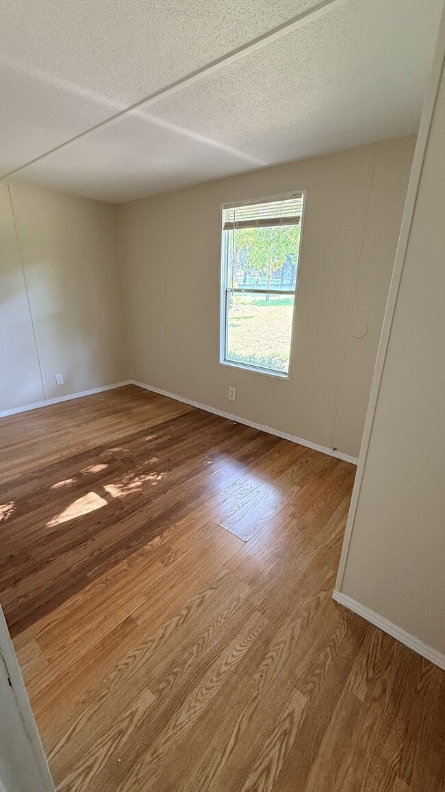 Photo - 284 Speedway Dr