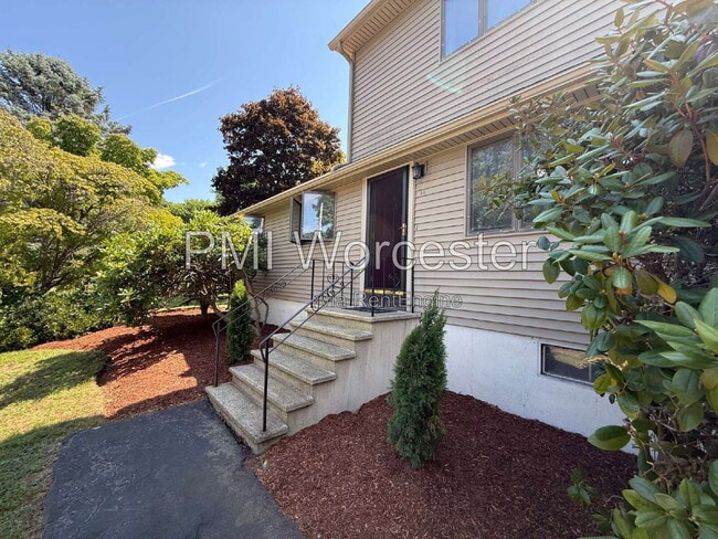 Photo - 16 Seneca St