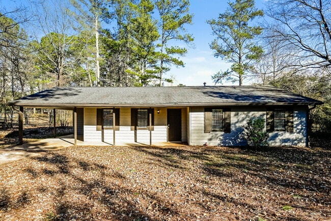 Building Photo - 4802 Hemlock Dr SE