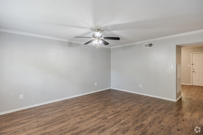3BR, 2.5BA - 1202SF - Living Room
