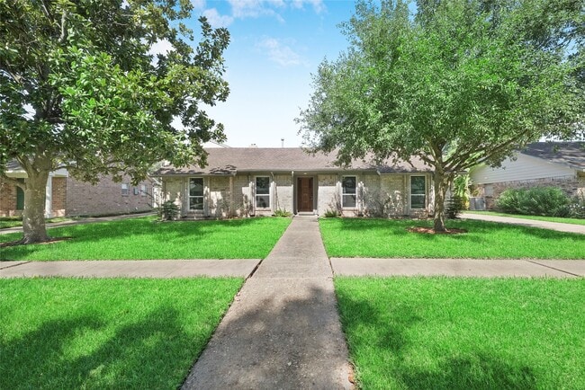 Building Photo - 1726 Ashford Hollow Ln