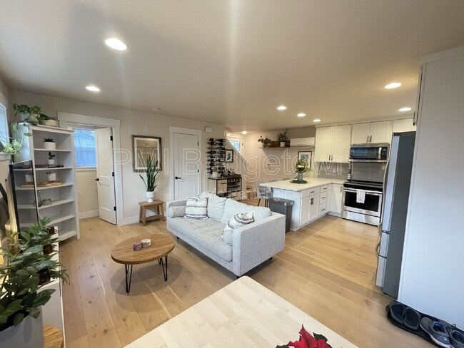 Photo - 6517 SE Woodstock Blvd