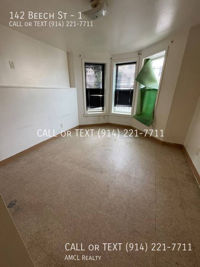 Building Photo - 142 Beech St Unit 1