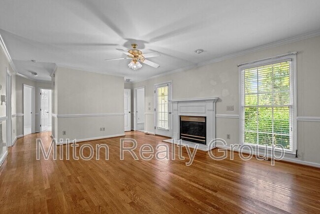 Photo - 464 Tirzah Dr