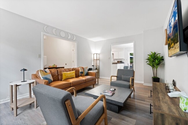 Photo - 2be / 1.5ba Duplex Unit B - Great Convenient Location