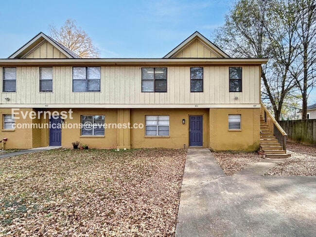 Building Photo - 437 Annie St