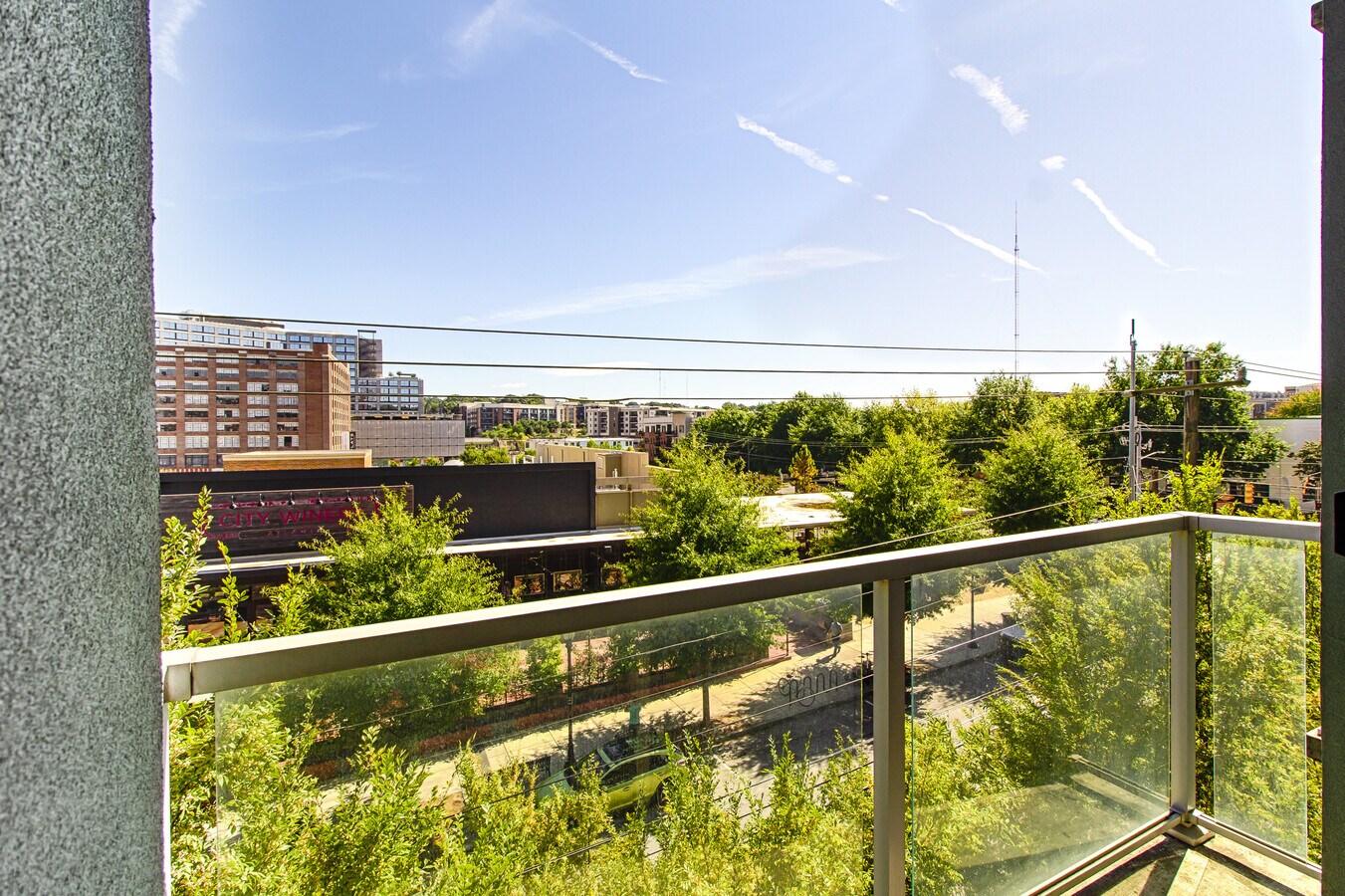 Photo - 620 Glen Iris Dr NE