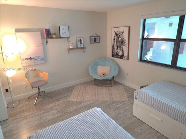 Photo - 16171 Blatt Blvd Unit 302