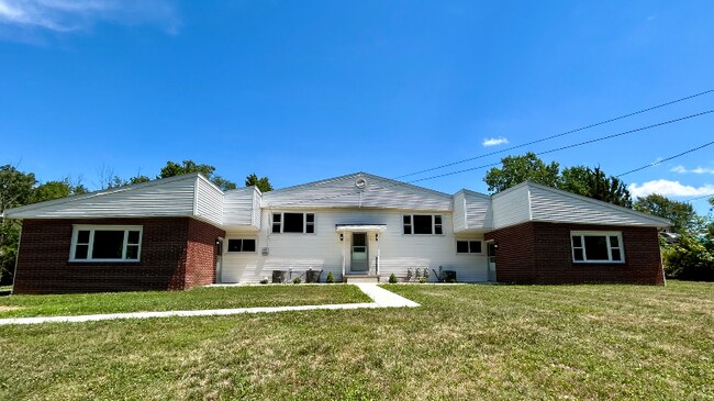 Building Photo - 1656 Beal Rd Rental