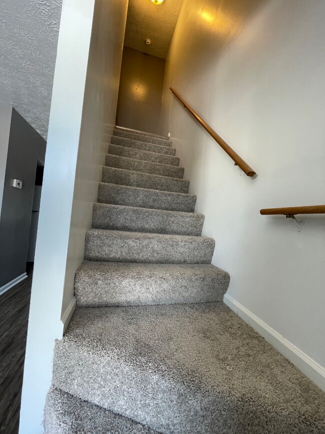 Photo - 98 Andrea Dr