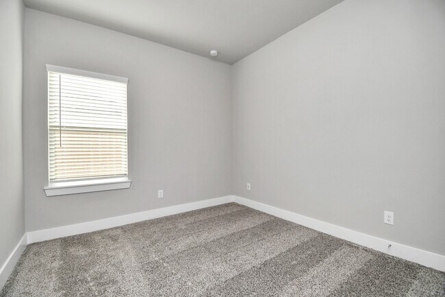 Photo - 21030 Shore Oak Dr