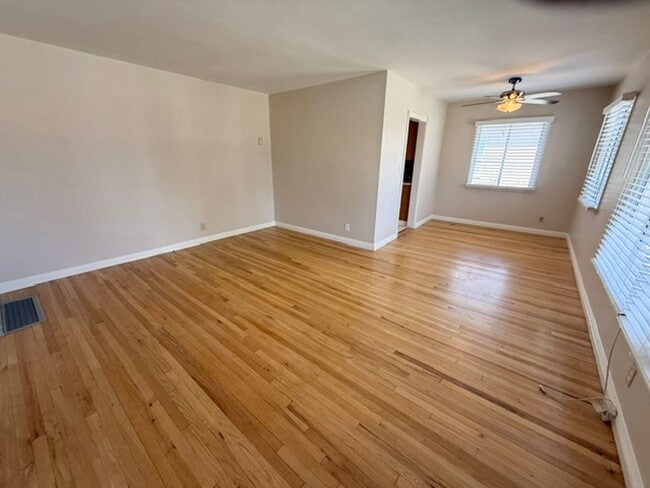 Photo - 6008 Greenmeadow Rd