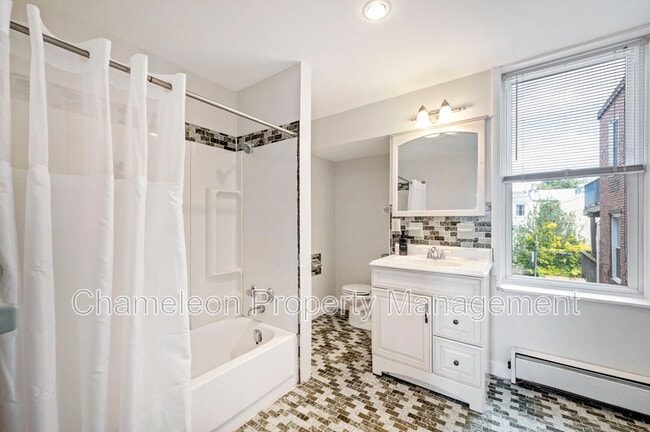 Photo - 929 N 6th St Unit 2