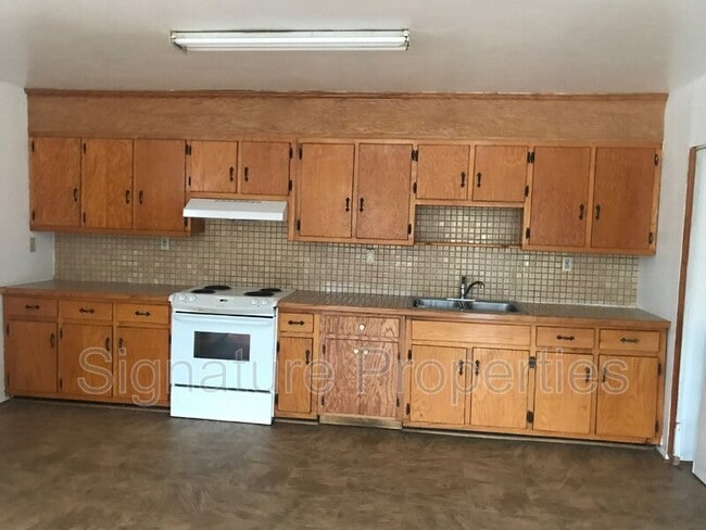 Photo - 2153 Swain Rd