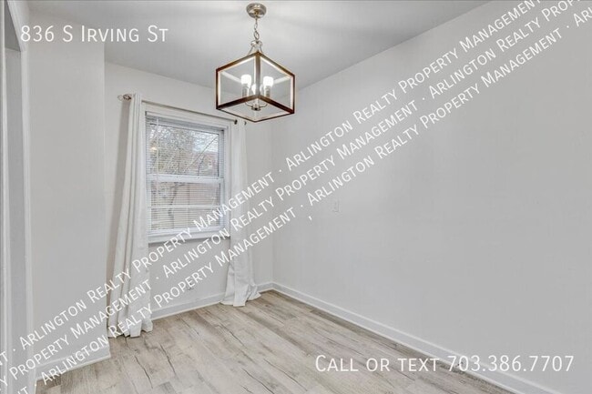 Photo - 836 S Irving St